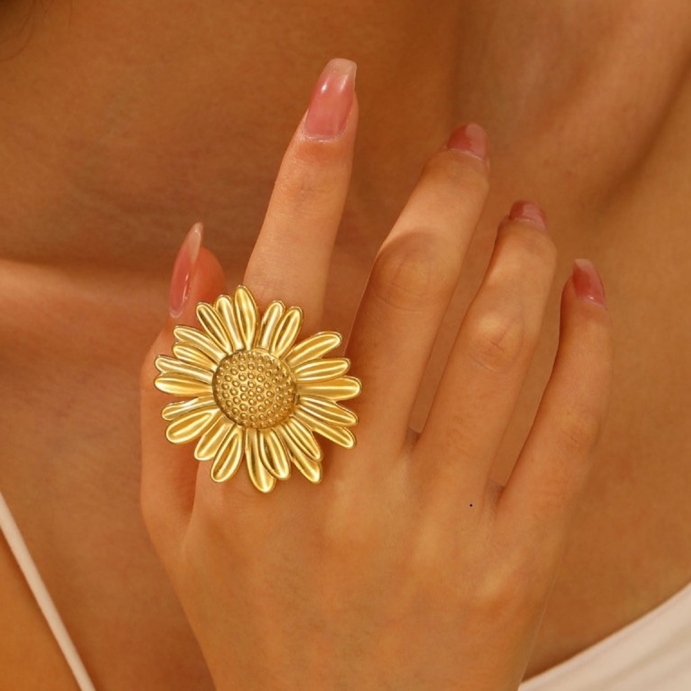Gold Daisy Flower Statement Ring - Women Jewelry
